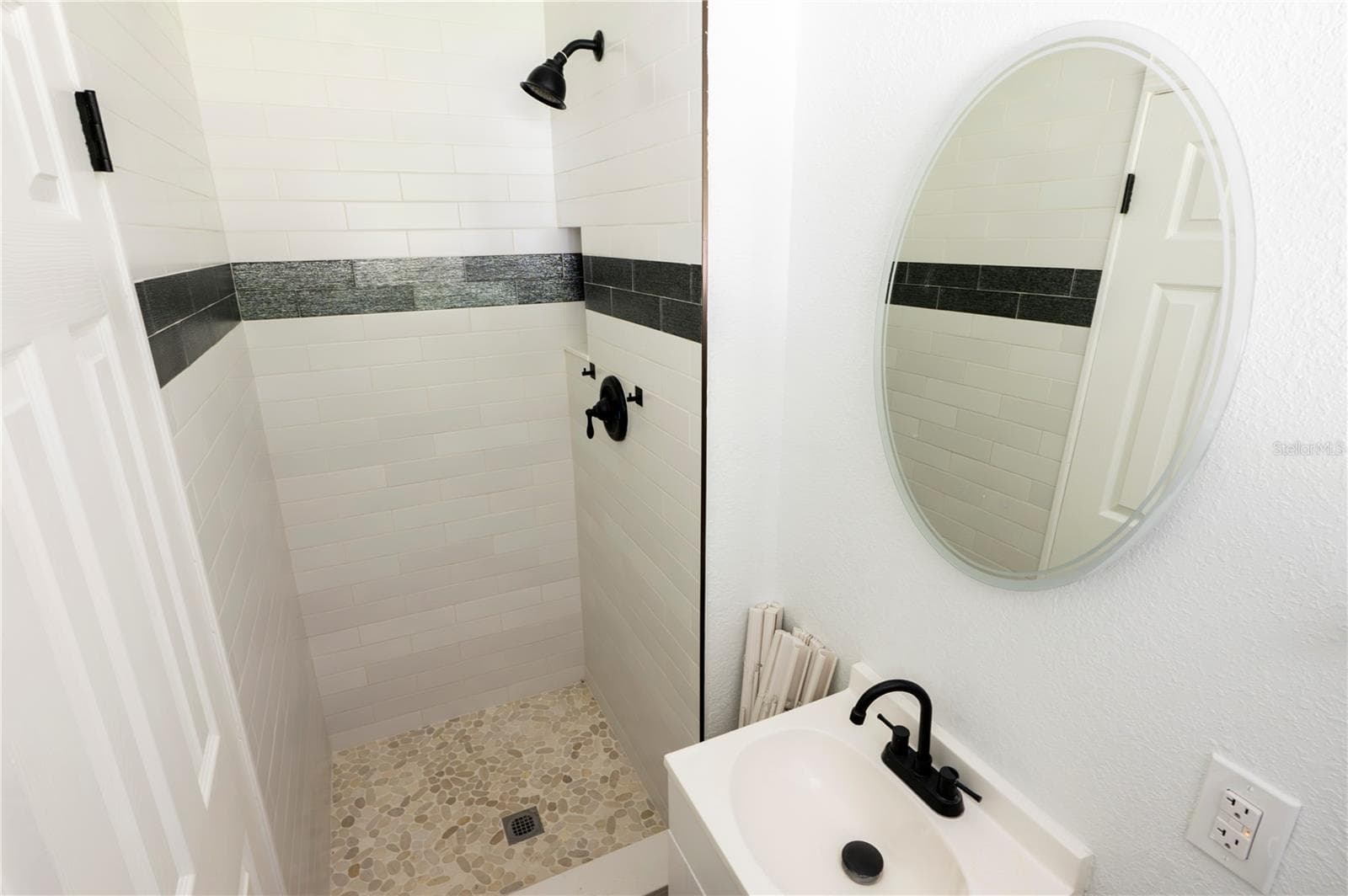 Master Bath - 4104 W WISCONSIN AVE, TAMPA