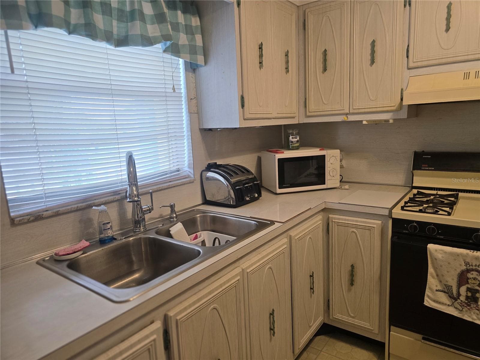 Condominium at 5356 81ST ST N #15, ST PETERSBURG, photo 4 of 28