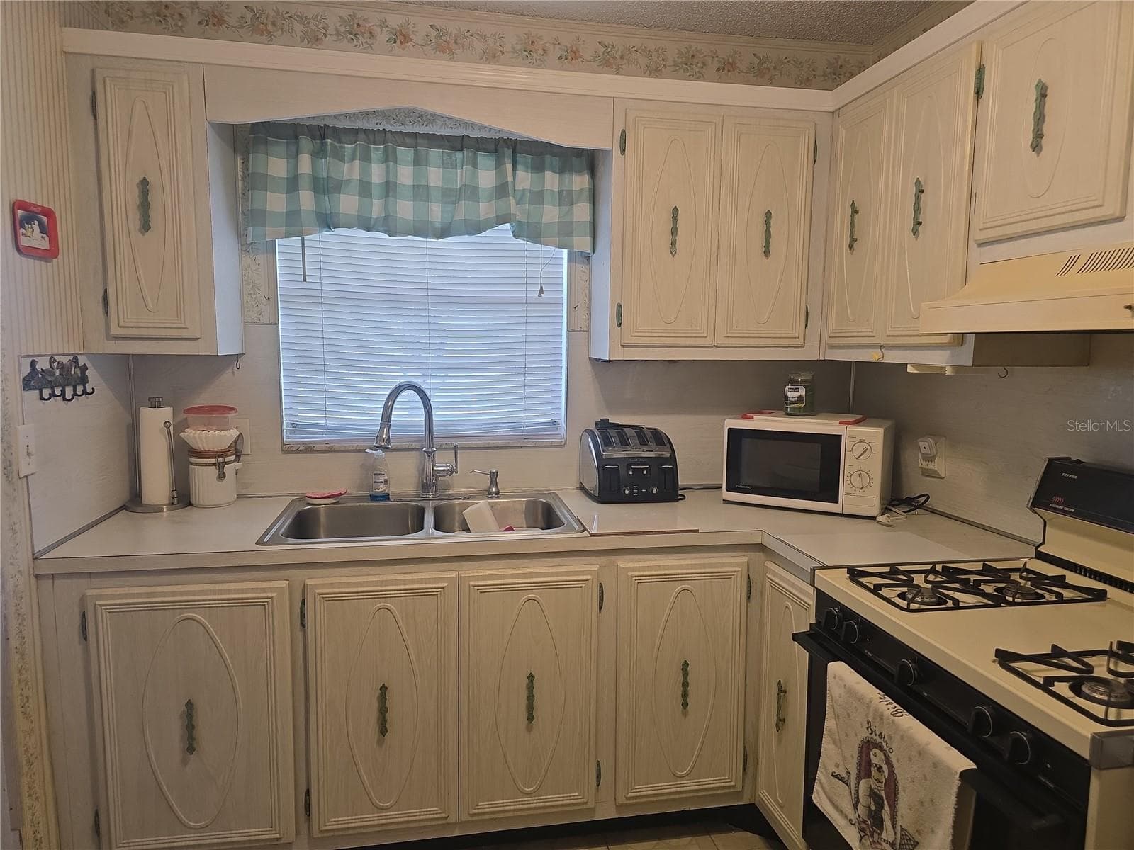 Condominium at 5356 81ST ST N #15, ST PETERSBURG, photo 6 of 28