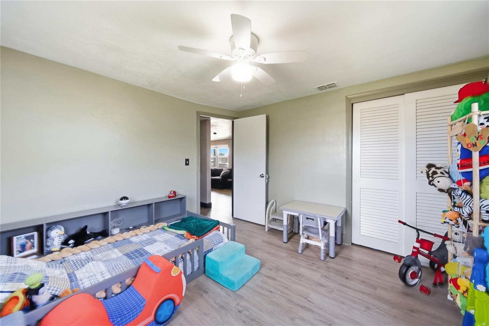 Single Family Residence at 3622 WINDER DR, HOLIDAY, photo 18 of 33