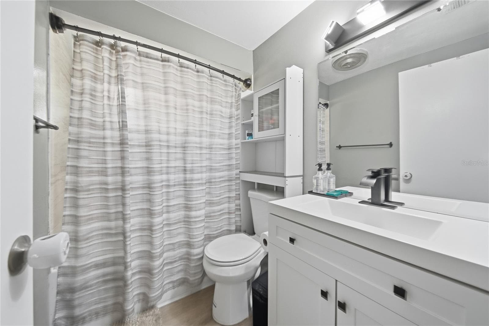 Single Family Residence at 3622 WINDER DR, HOLIDAY, photo 19 of 33