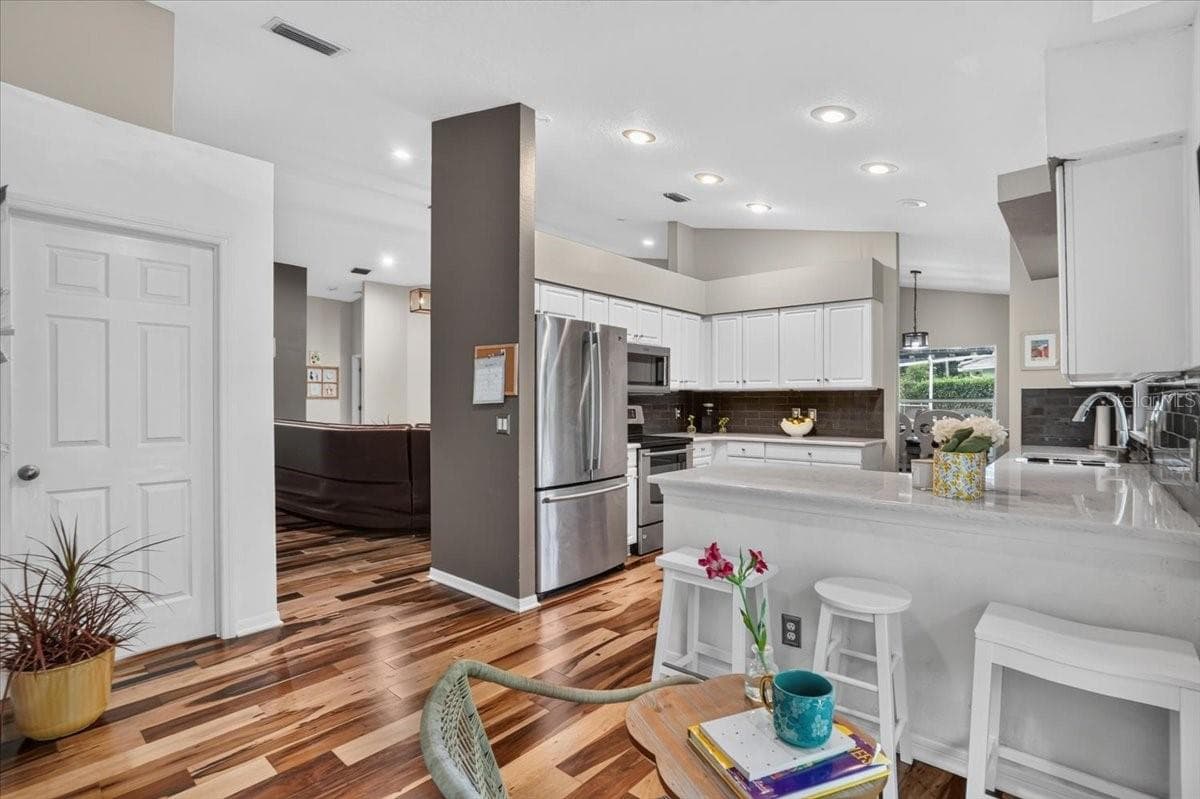 Single Family Residence at 5539 AVENUE DU SOLEIL, LUTZ, photo 17 of 53