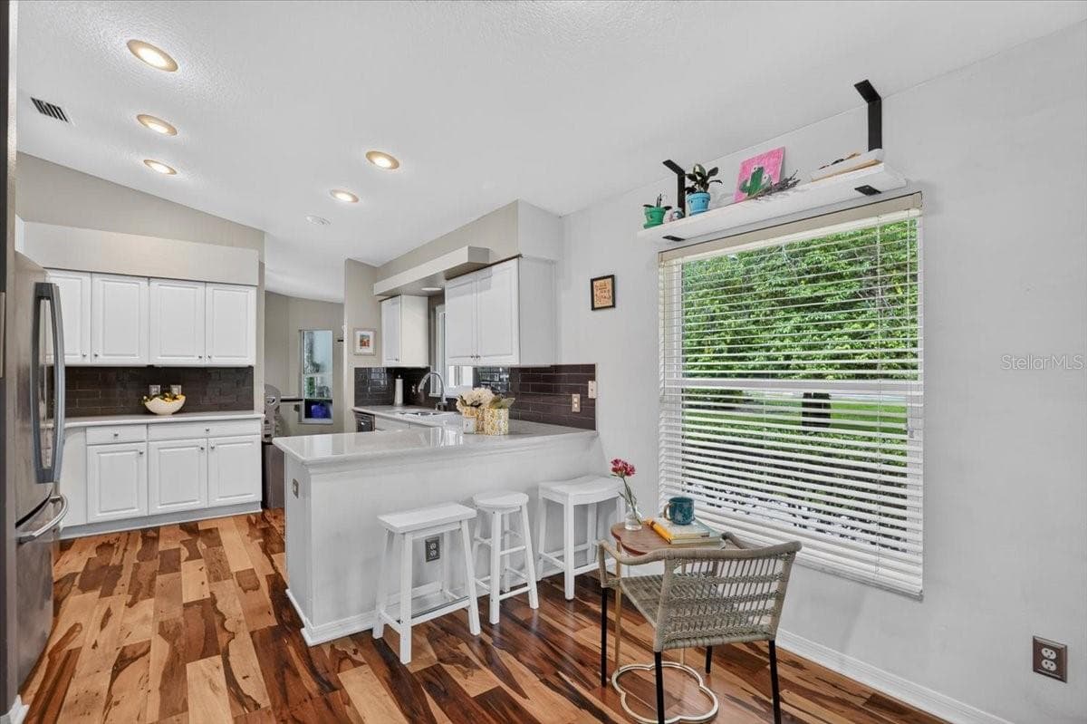 Single Family Residence at 5539 AVENUE DU SOLEIL, LUTZ, photo 18 of 53