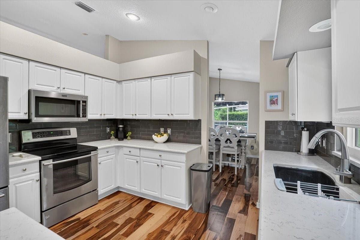 Single Family Residence at 5539 AVENUE DU SOLEIL, LUTZ, photo 19 of 53