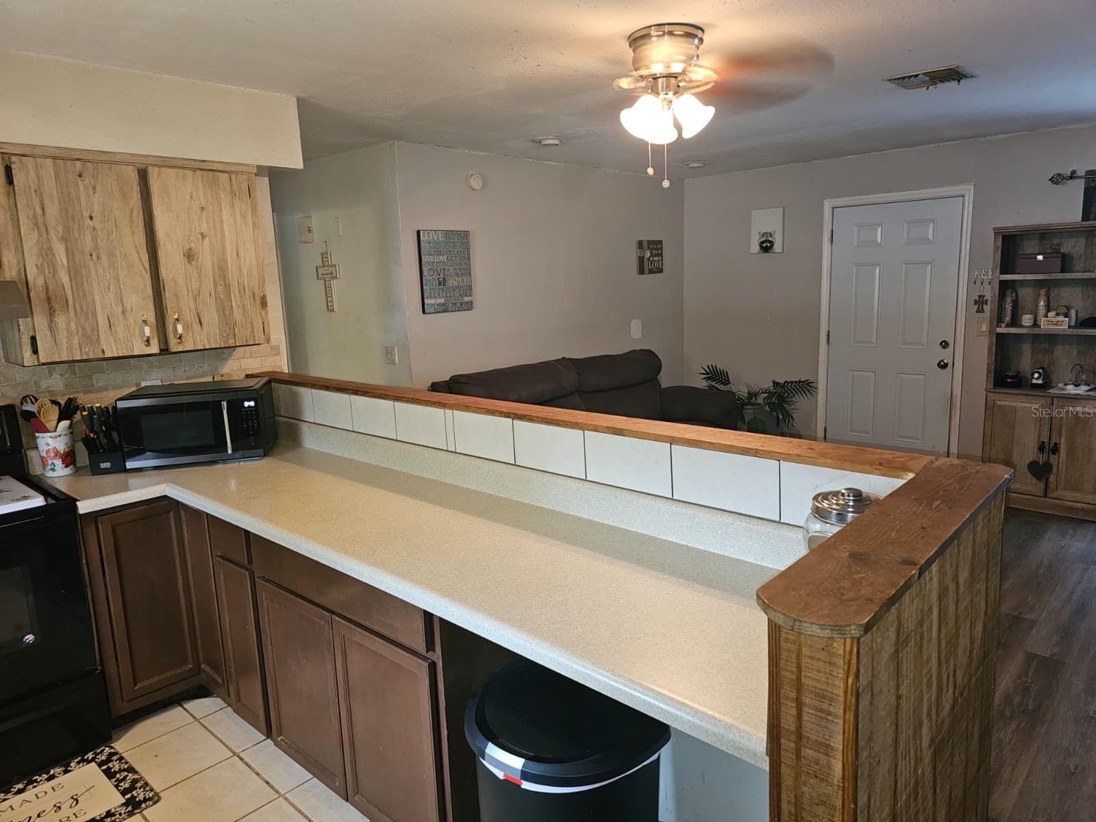 Kitchen with lots of counter space - 5203 SE 114TH ST, BELLEVIEW
