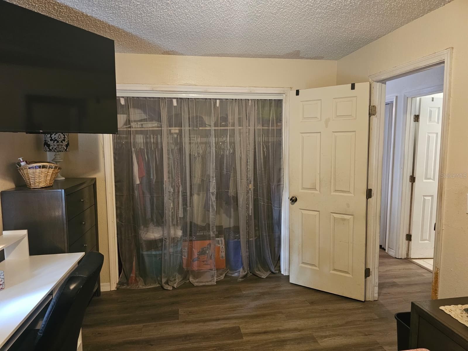 Primary bedroom with large closet. - 5203 SE 114TH ST, BELLEVIEW