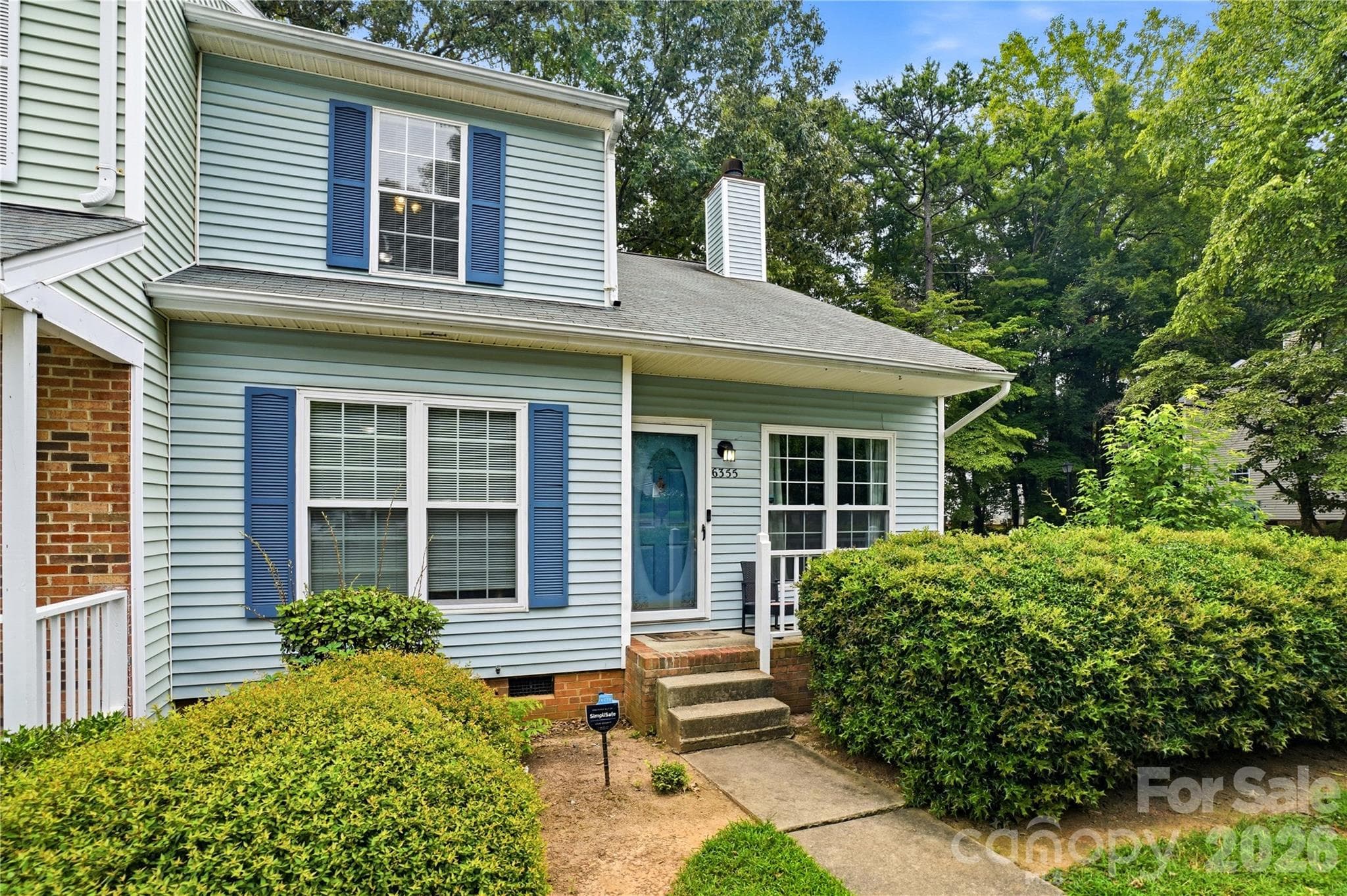 End unit - lots of light - 6355 Windsor Gate Lane, Charlotte