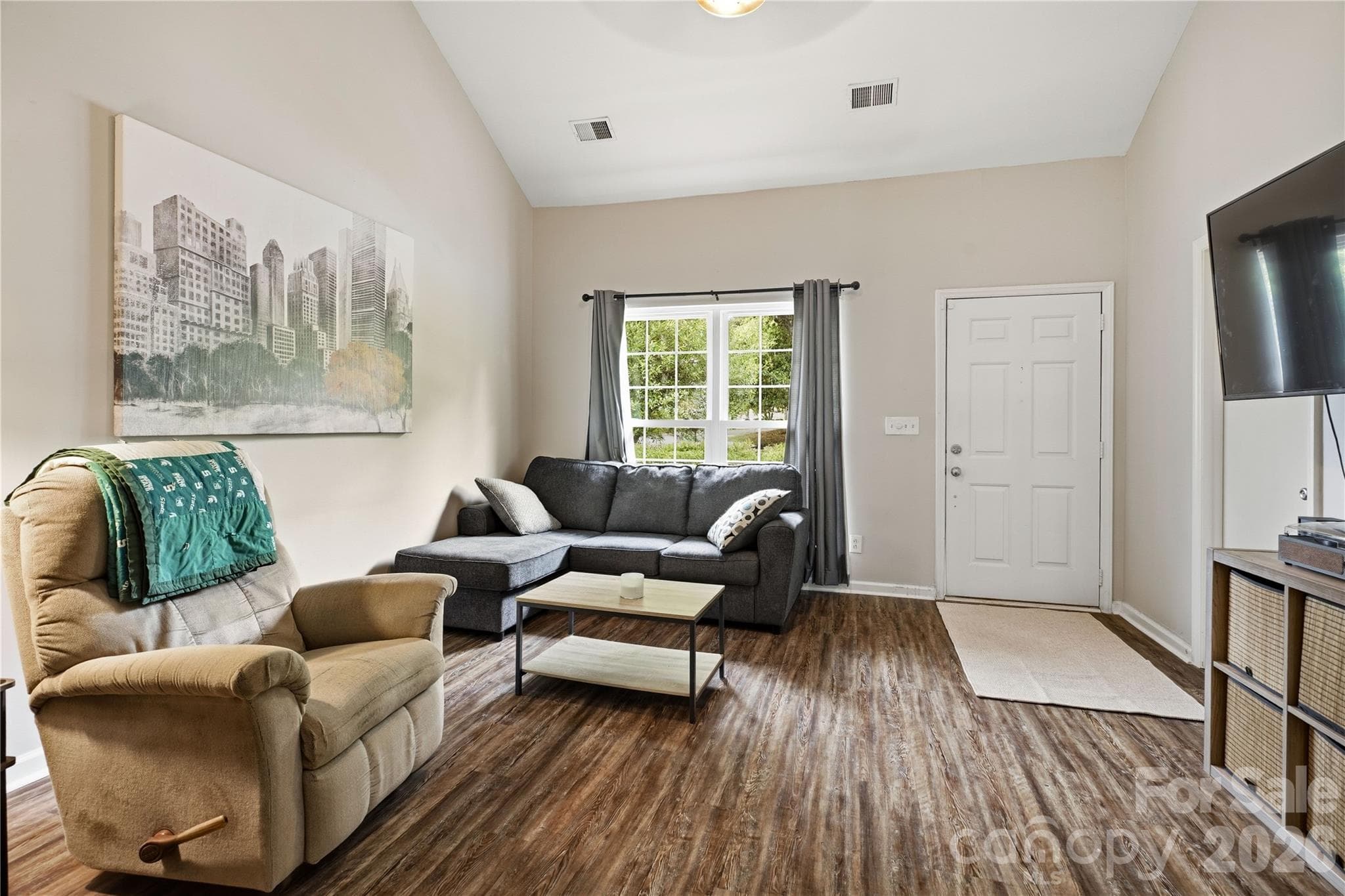 Lots of space to live and entertain - 6355 Windsor Gate Lane, Charlotte
