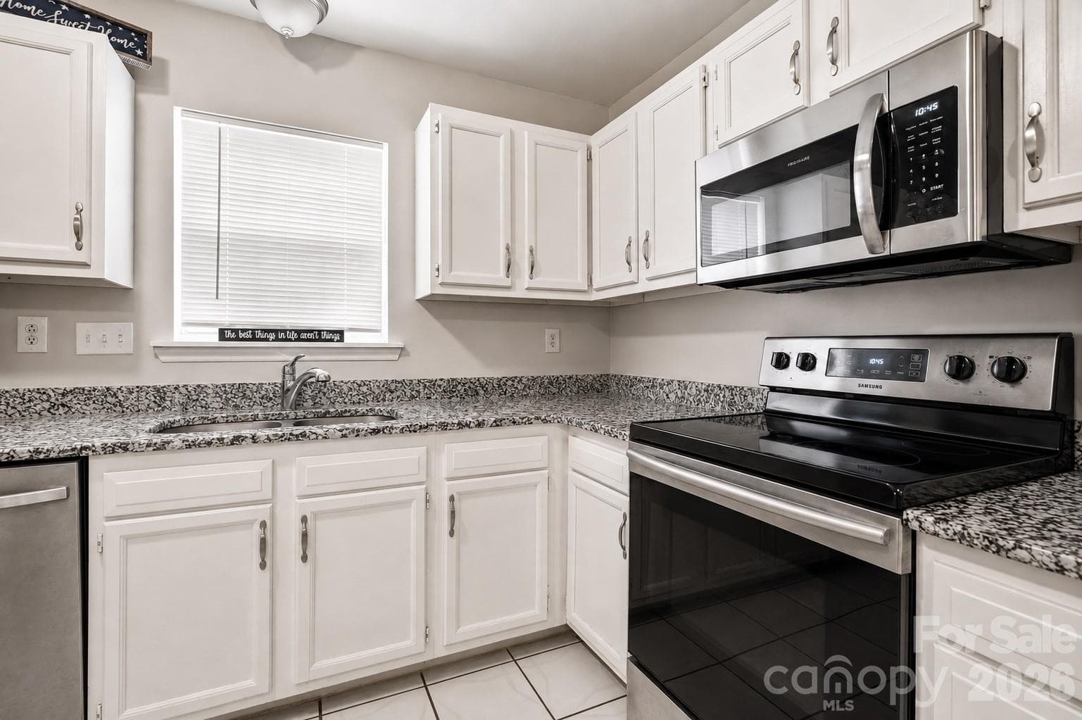 Beautiful updated kitchen with granite and stainless appliances - 6355 Windsor Gate Lane, Charlotte