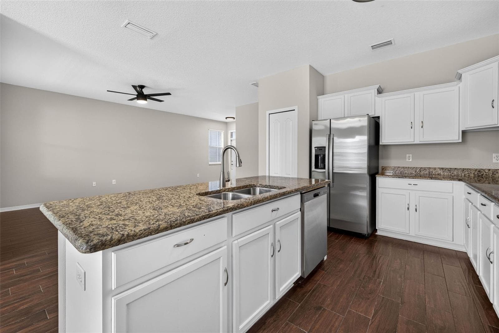 Chefs Kitchen with Pantry - 14013 HOLLOW LEAF PL, RIVERVIEW