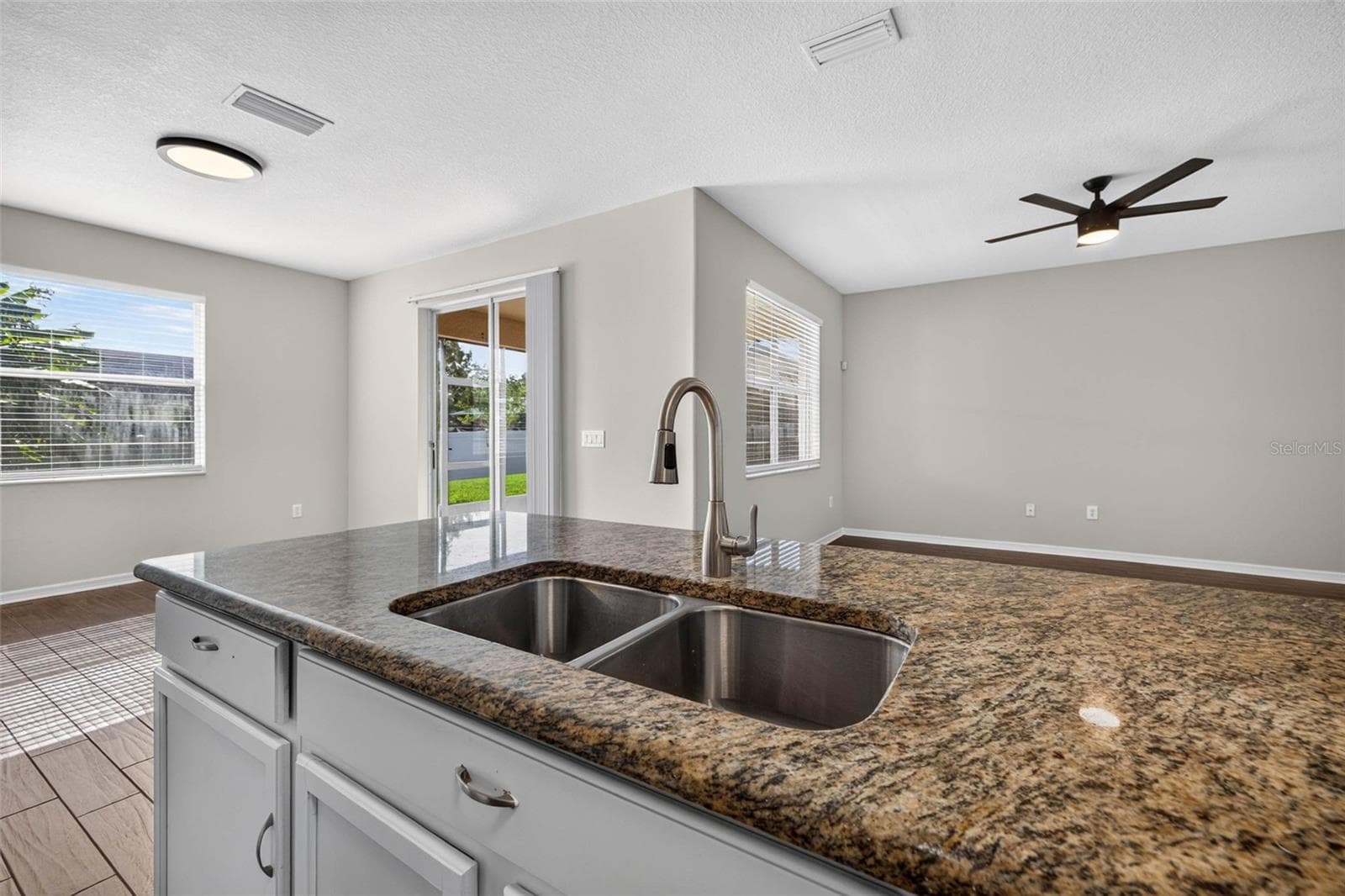 Chefs Kitchen with Pantry - 14013 HOLLOW LEAF PL, RIVERVIEW