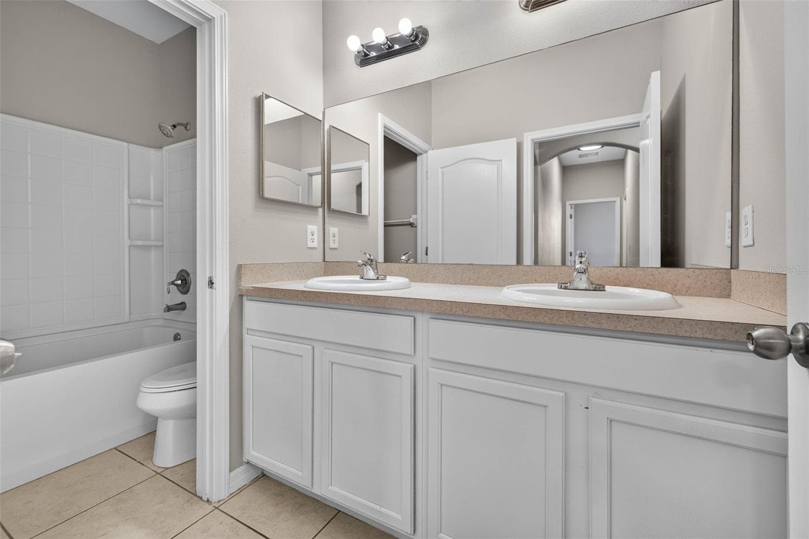Bathroom 2 with Double Sinks - 14013 HOLLOW LEAF PL, RIVERVIEW