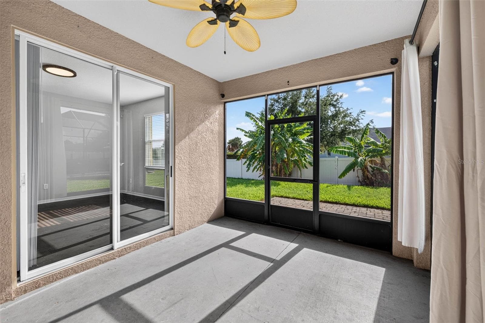 Covered & Screened Patio - 14013 HOLLOW LEAF PL, RIVERVIEW