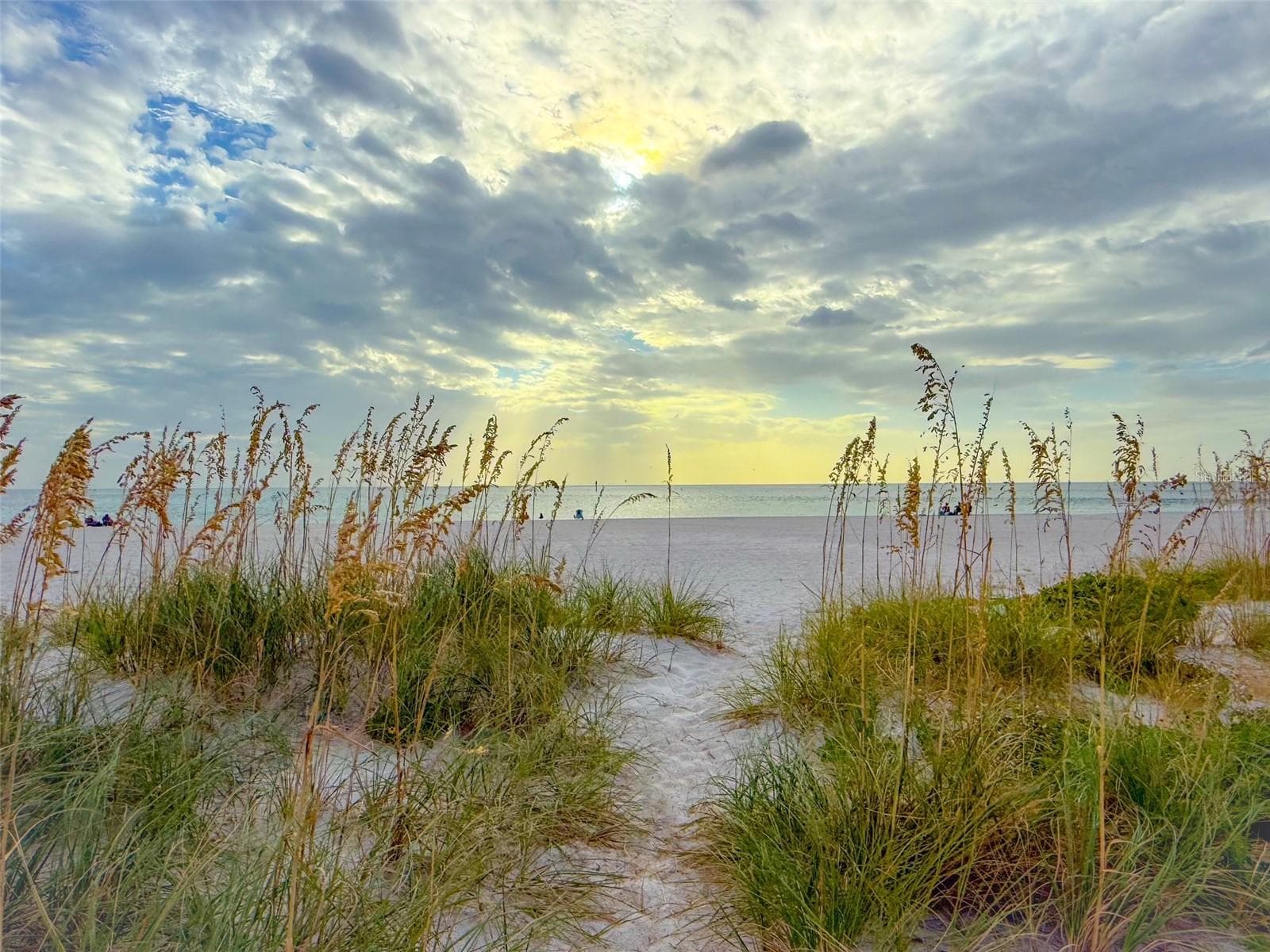 Path to the beach - 12609 SUNSHINE LN, TREASURE ISLAND