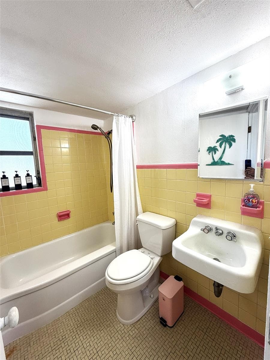 Duplex at 12609 SUNSHINE LN, TREASURE ISLAND, photo 20 of 56