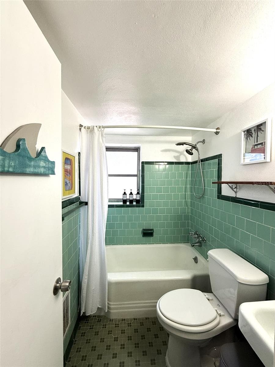 Duplex at 12609 SUNSHINE LN, TREASURE ISLAND, photo 28 of 56