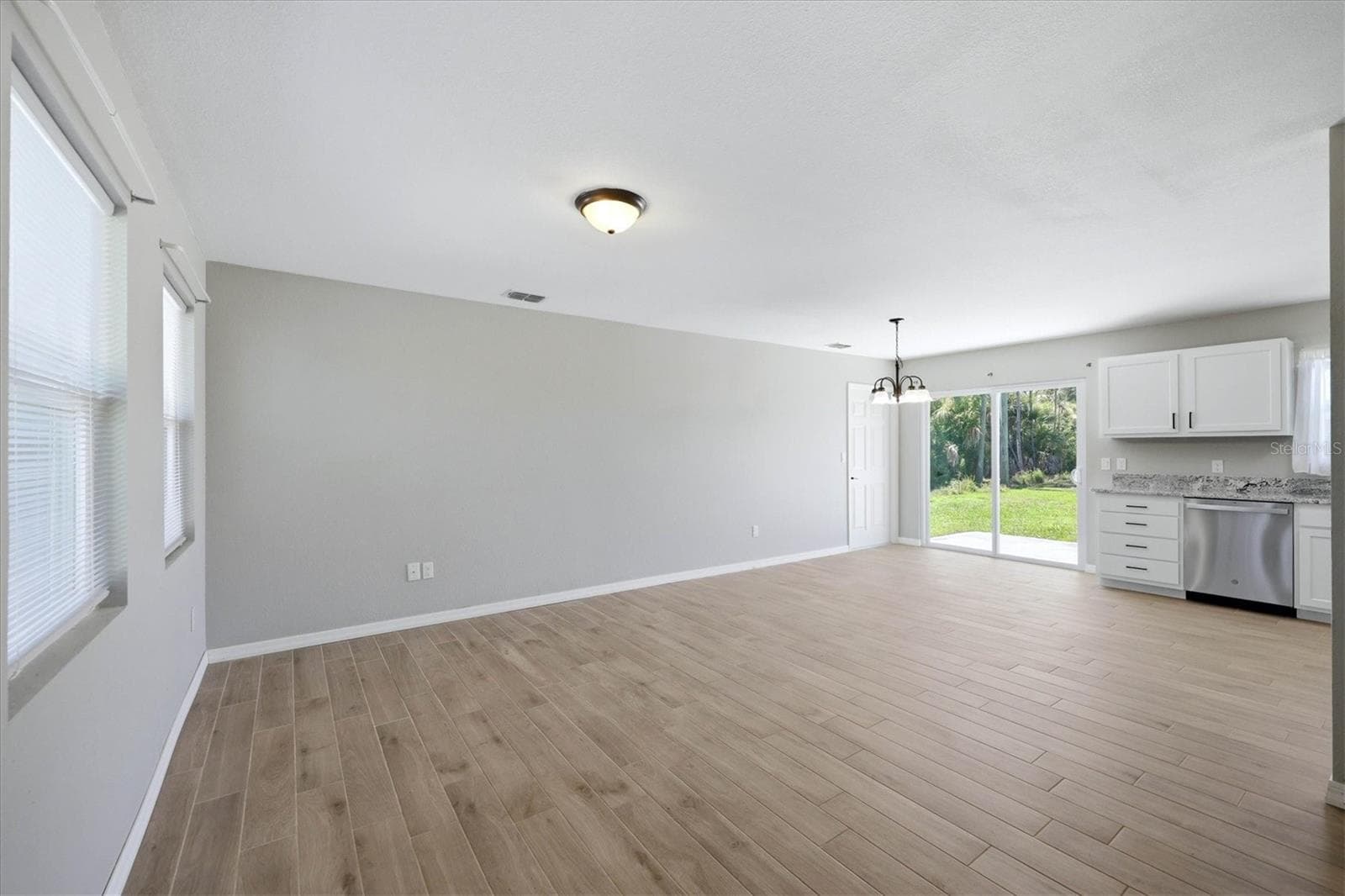Single Family Residence at 10453 REIMS AVE, ENGLEWOOD, photo 5 of 32