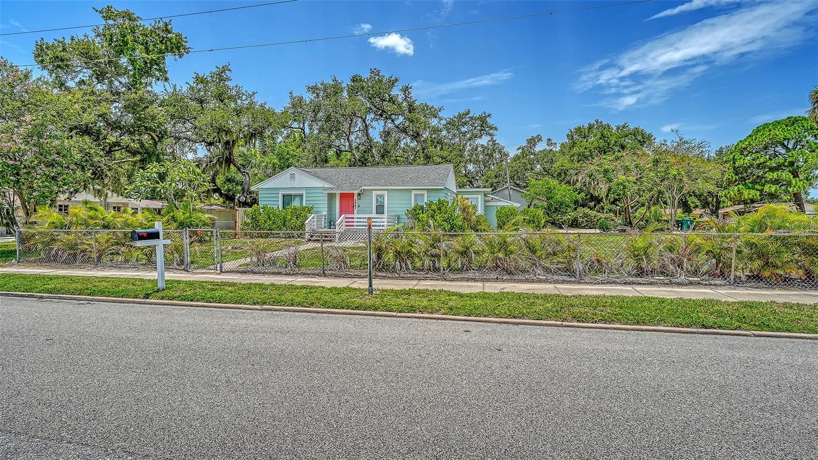 Single Family Residence at 1507 10TH AVE W, PALMETTO, photo 2 of 39