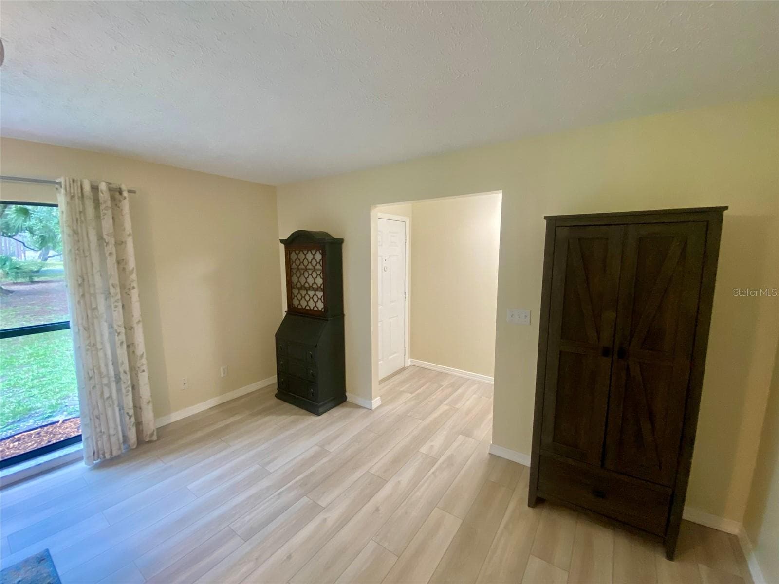 Single Family Residence at 660 SUNDANCE, WIMAUMA, photo 10 of 30