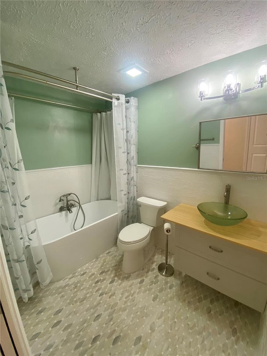 Single Family Residence at 660 SUNDANCE, WIMAUMA, photo 16 of 30