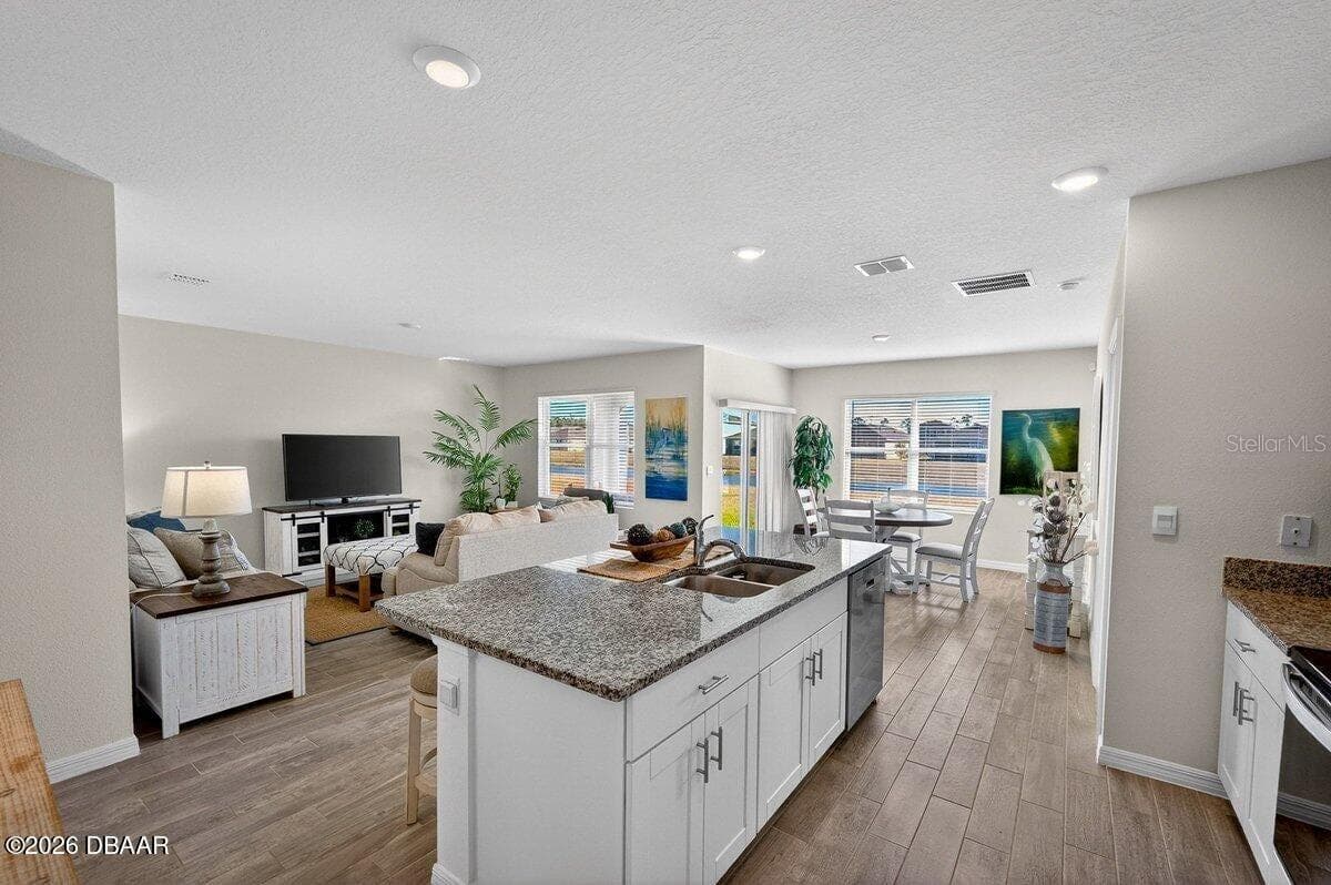 Single Family Residence at 1346 MIDDLE LAKE DR, ORMOND BEACH, photo 4 of 69