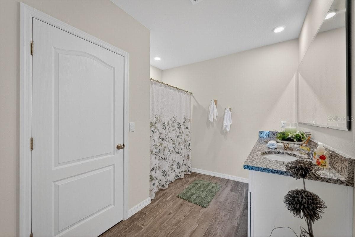 Single Family Residence at 1346 MIDDLE LAKE DR, ORMOND BEACH, photo 22 of 69