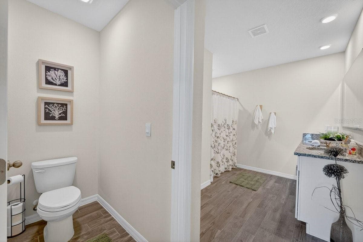Single Family Residence at 1346 MIDDLE LAKE DR, ORMOND BEACH, photo 23 of 69