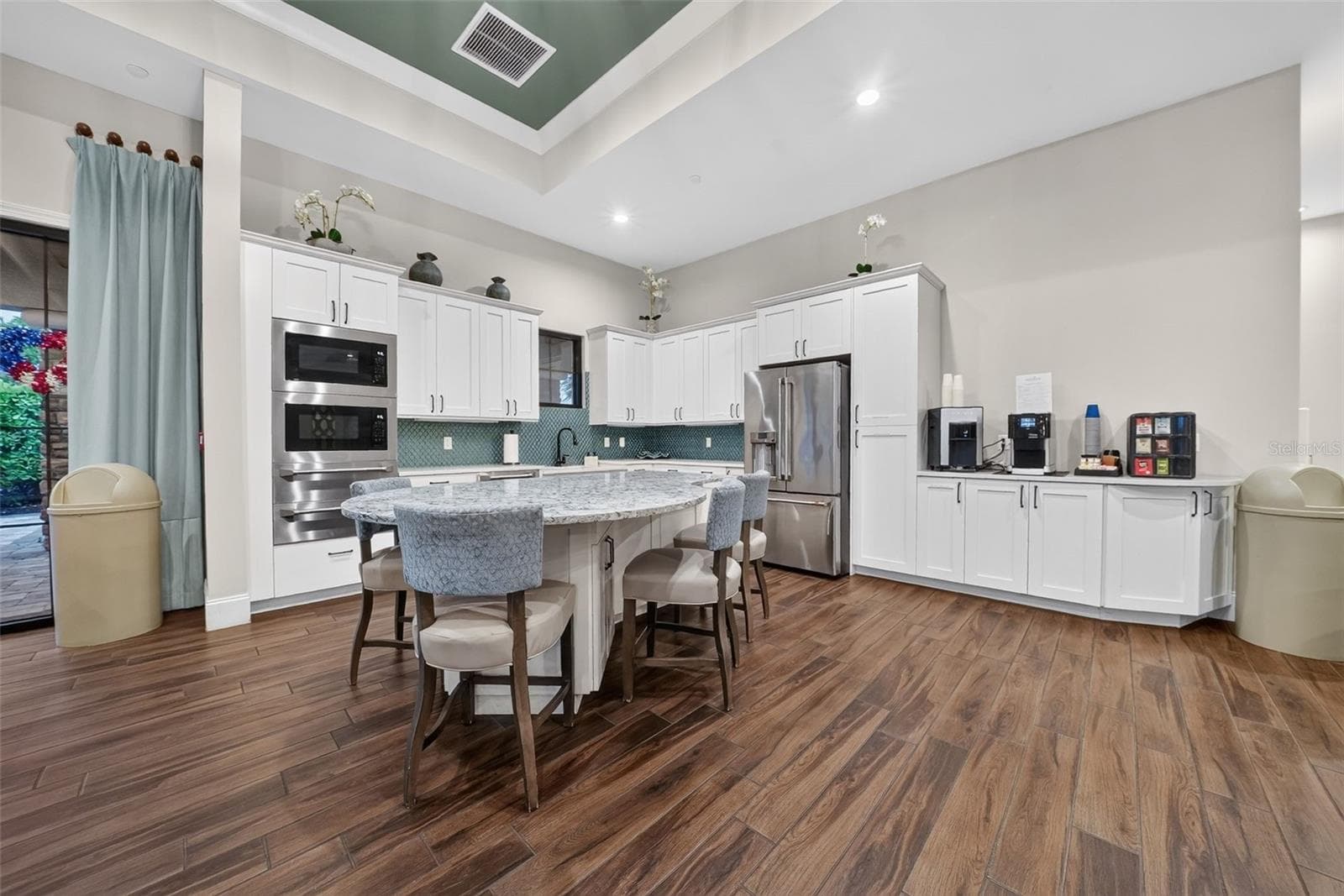 Amenity Kitchen - 10505 WICKER PARK PL, PALMETTO