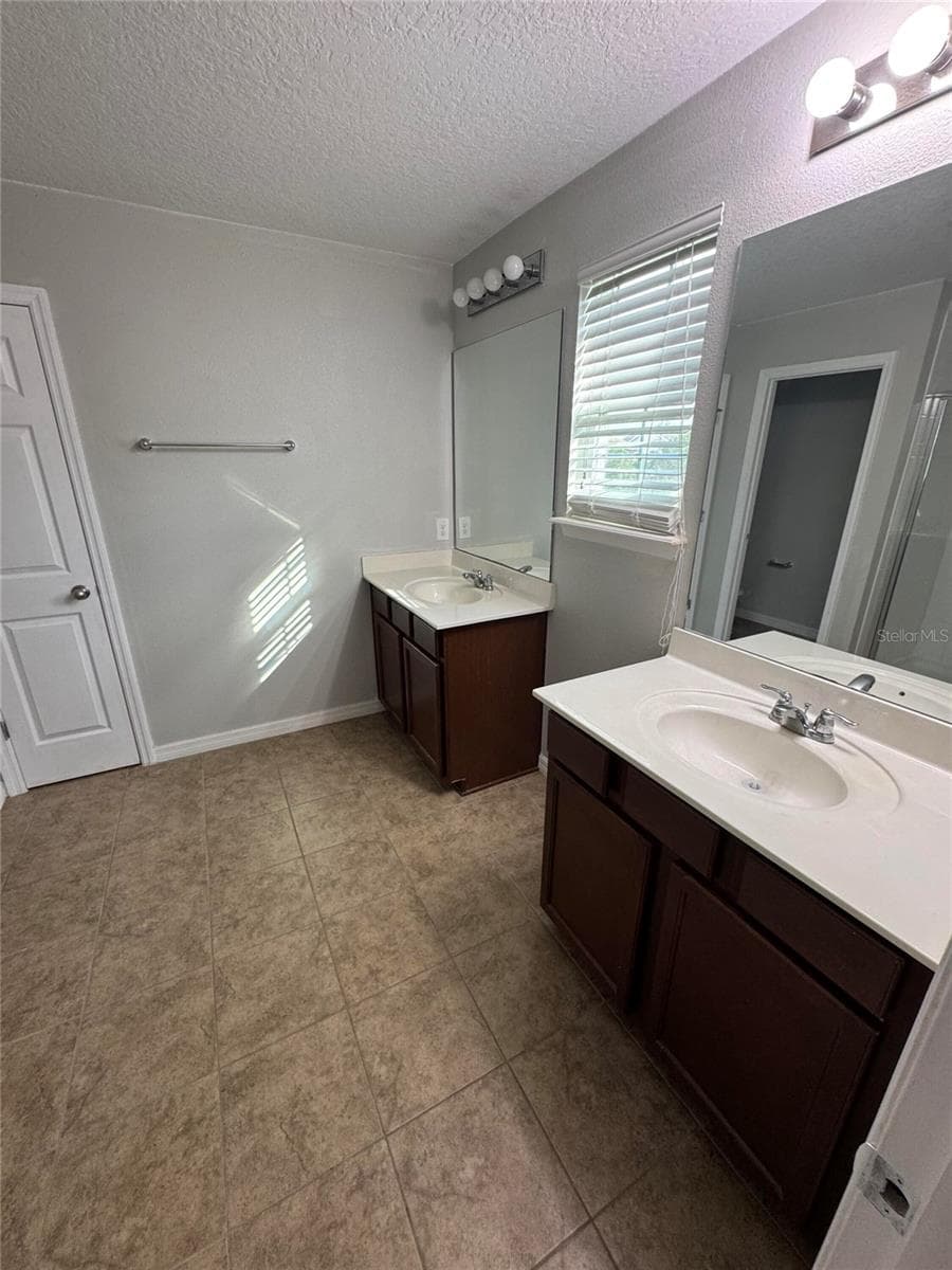 Single Family Residence at 11938 SILVERLAKE PARK DR, WINDERMERE, photo 13 of 45