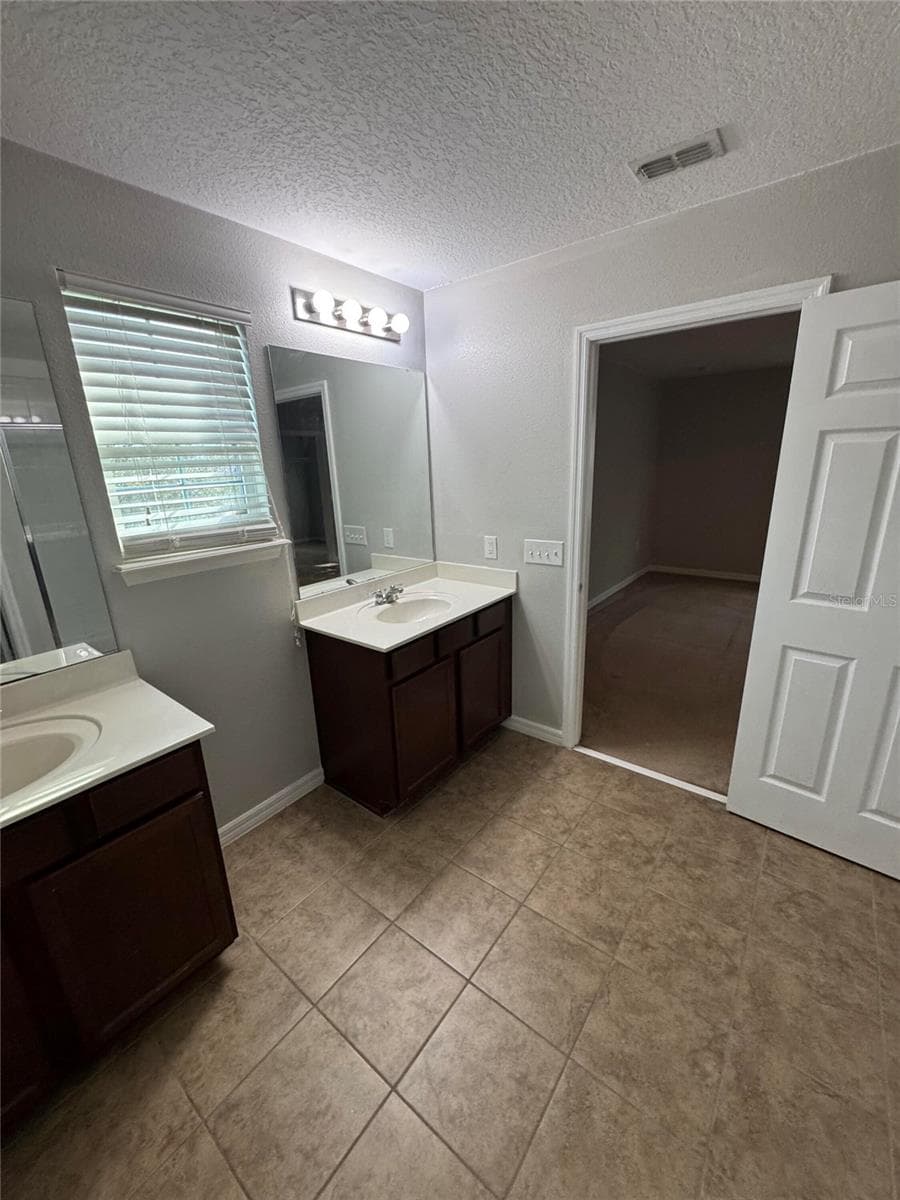 Single Family Residence at 11938 SILVERLAKE PARK DR, WINDERMERE, photo 17 of 45