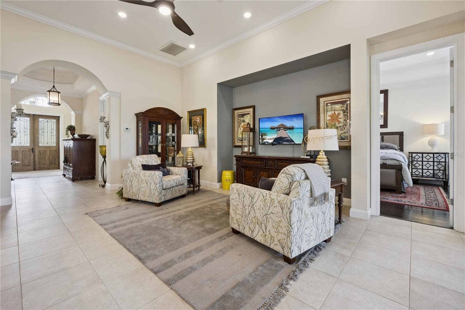 Open living area. - 9219 SAN JOSE BLVD, HOWEY IN THE HILLS