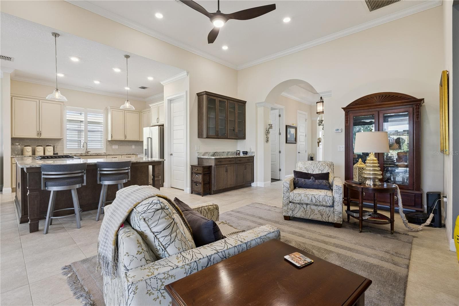 Stunning arch way to living area. - 9219 SAN JOSE BLVD, HOWEY IN THE HILLS