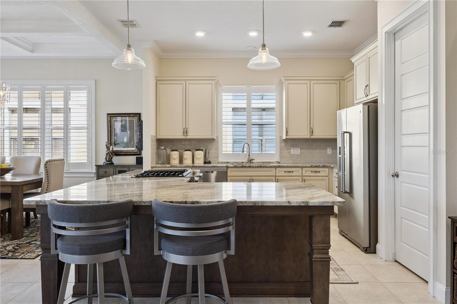 Wrap around countertops. - 9219 SAN JOSE BLVD, HOWEY IN THE HILLS