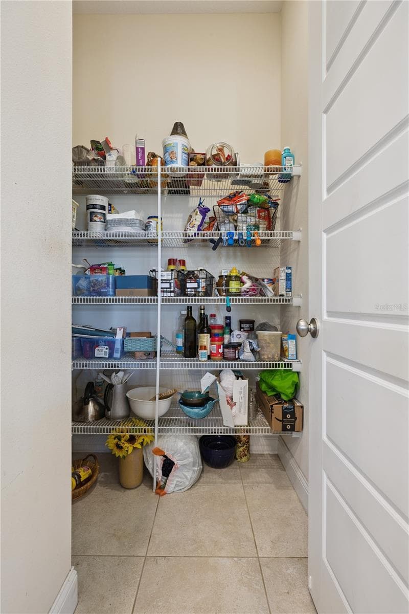 Walking Pantry - 9219 SAN JOSE BLVD, HOWEY IN THE HILLS