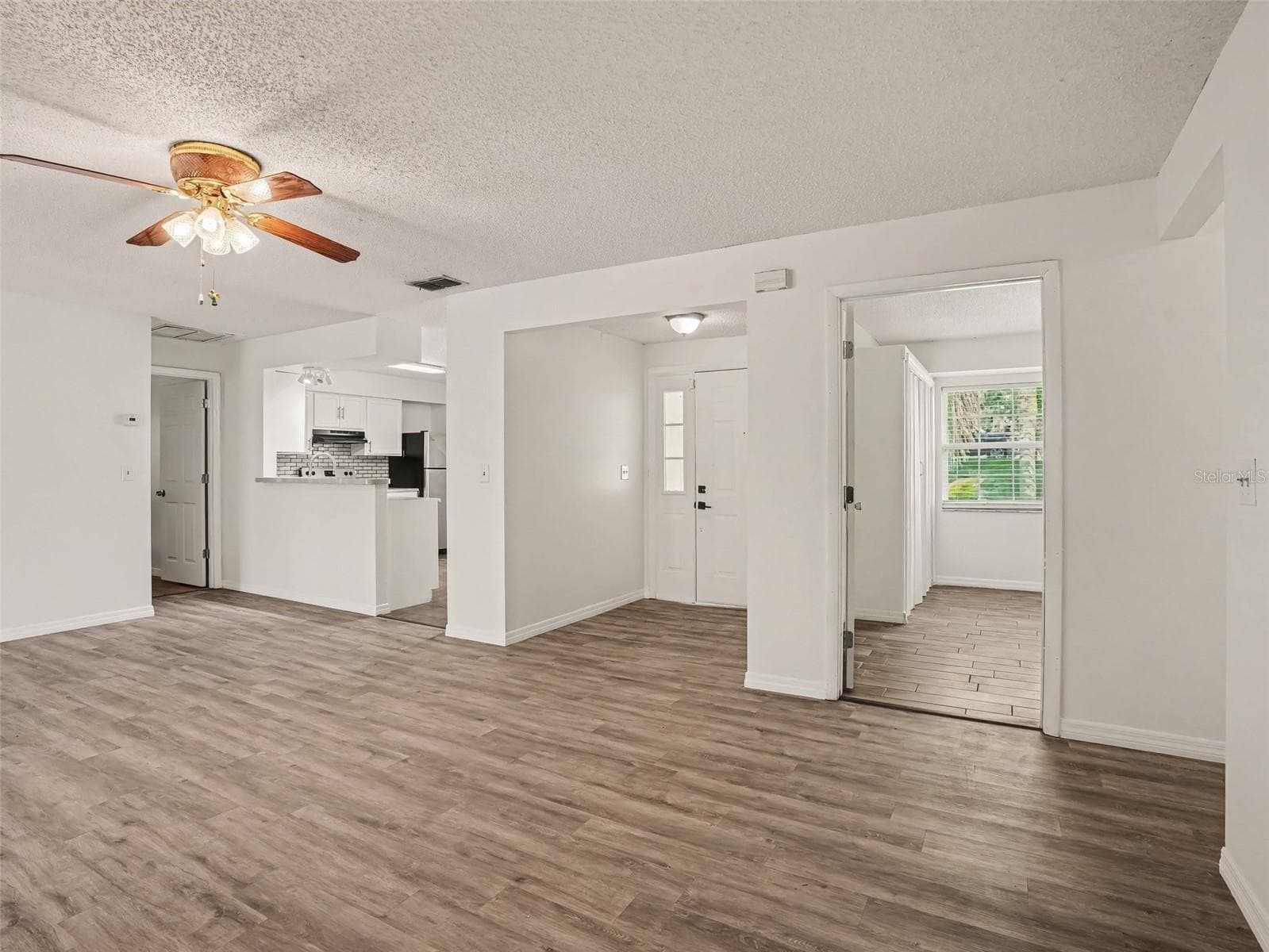 Single Family Residence at 808 CHAMBERLAIN LOOP, LAKE WALES, photo 6 of 20