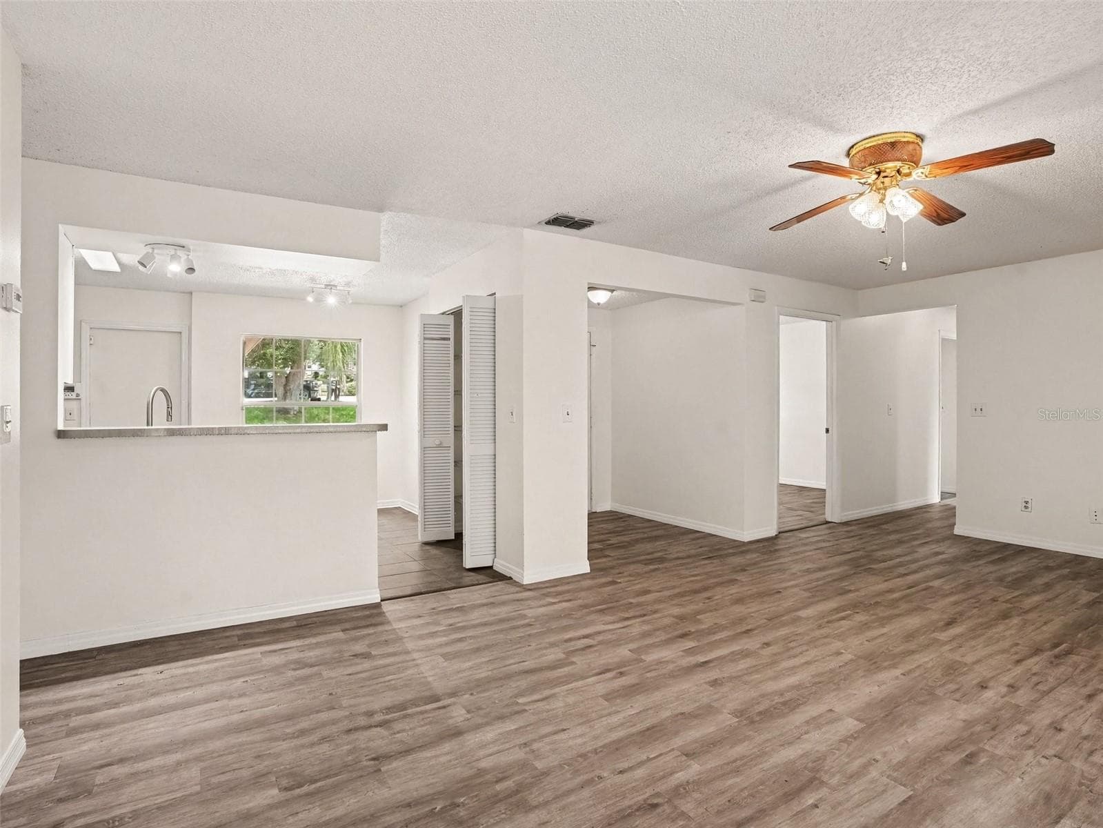 Single Family Residence at 808 CHAMBERLAIN LOOP, LAKE WALES, photo 7 of 20