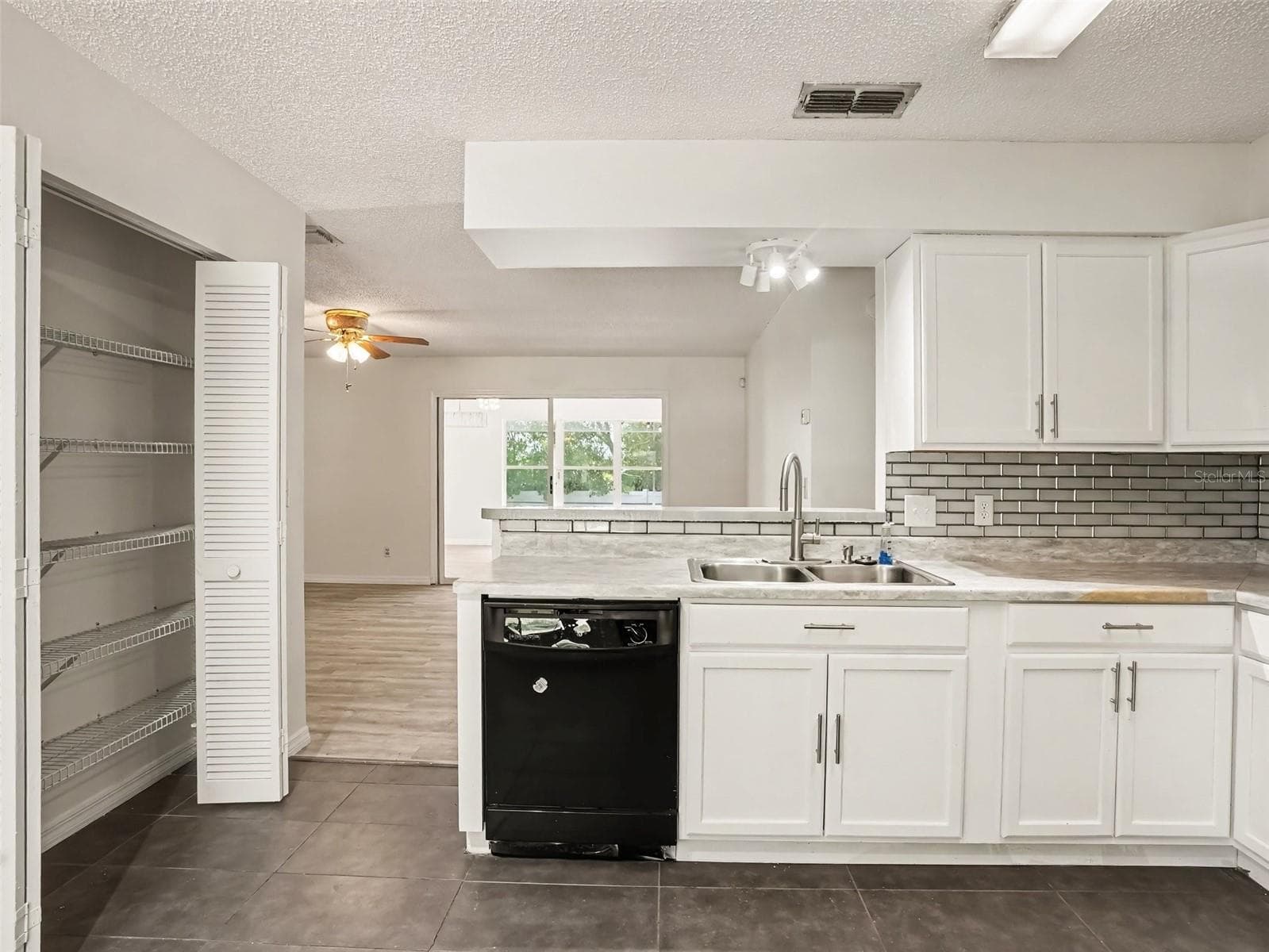 Single Family Residence at 808 CHAMBERLAIN LOOP, LAKE WALES, photo 9 of 20