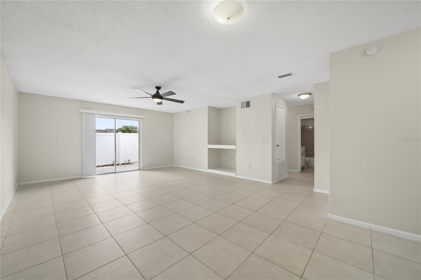 Living Room - 107 DORCHESTER SQ, LAKE MARY