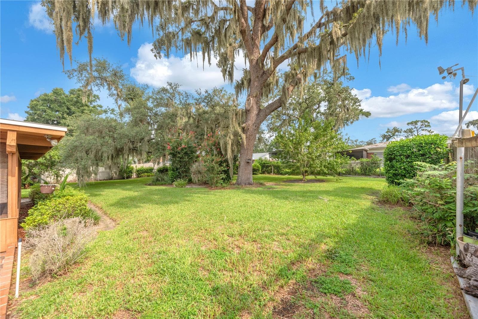 Single Family Residence at 110 ASHBROOK DR, BRANDON, photo 11 of 39