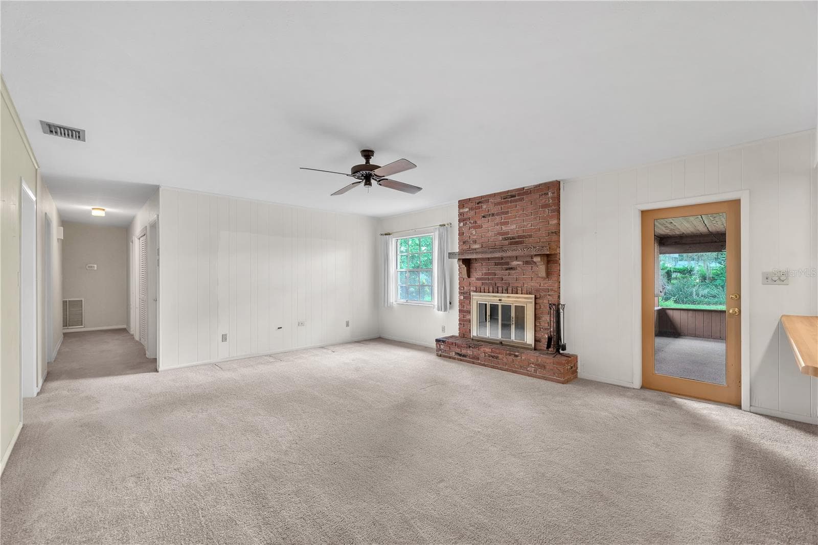 Single Family Residence at 110 ASHBROOK DR, BRANDON, photo 23 of 39
