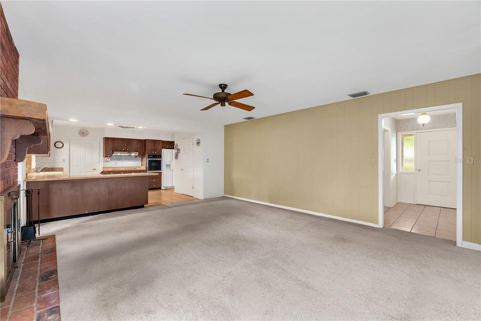 Single Family Residence at 110 ASHBROOK DR, BRANDON, photo 24 of 39