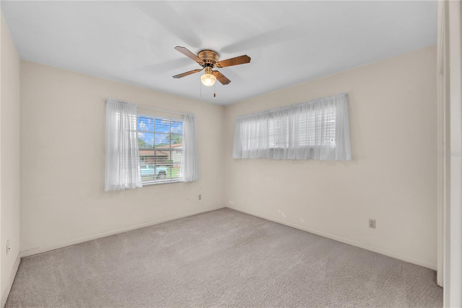 Single Family Residence at 110 ASHBROOK DR, BRANDON, photo 26 of 39