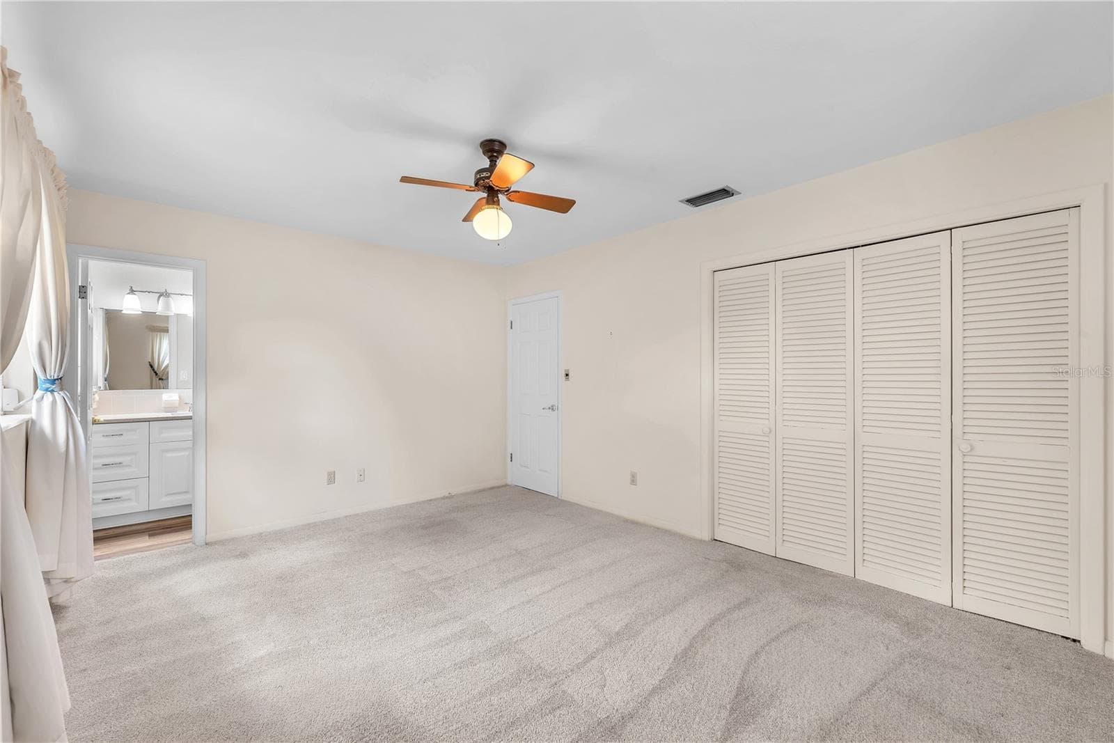 Single Family Residence at 110 ASHBROOK DR, BRANDON, photo 28 of 39