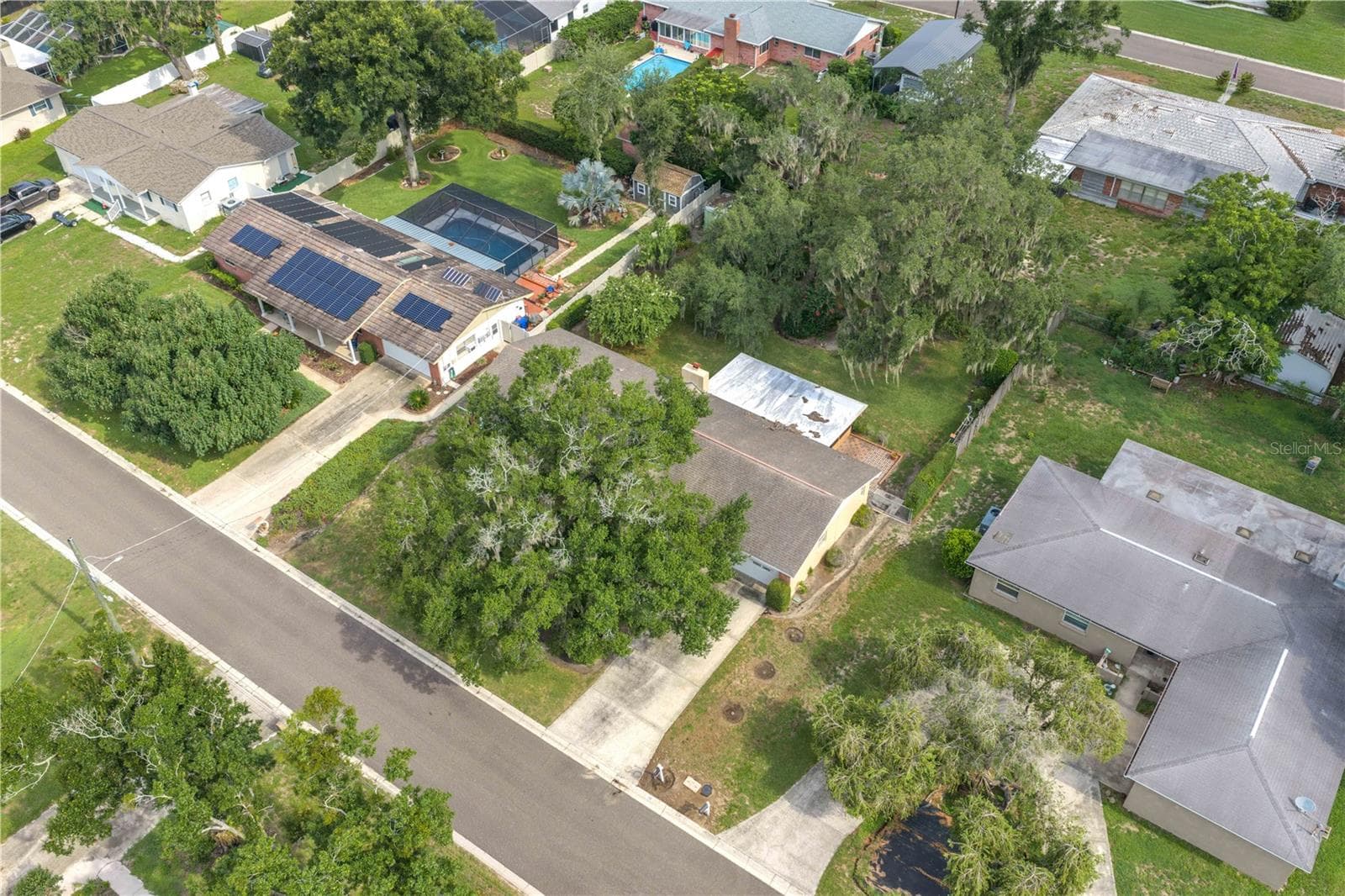 Single Family Residence at 110 ASHBROOK DR, BRANDON, photo 34 of 39