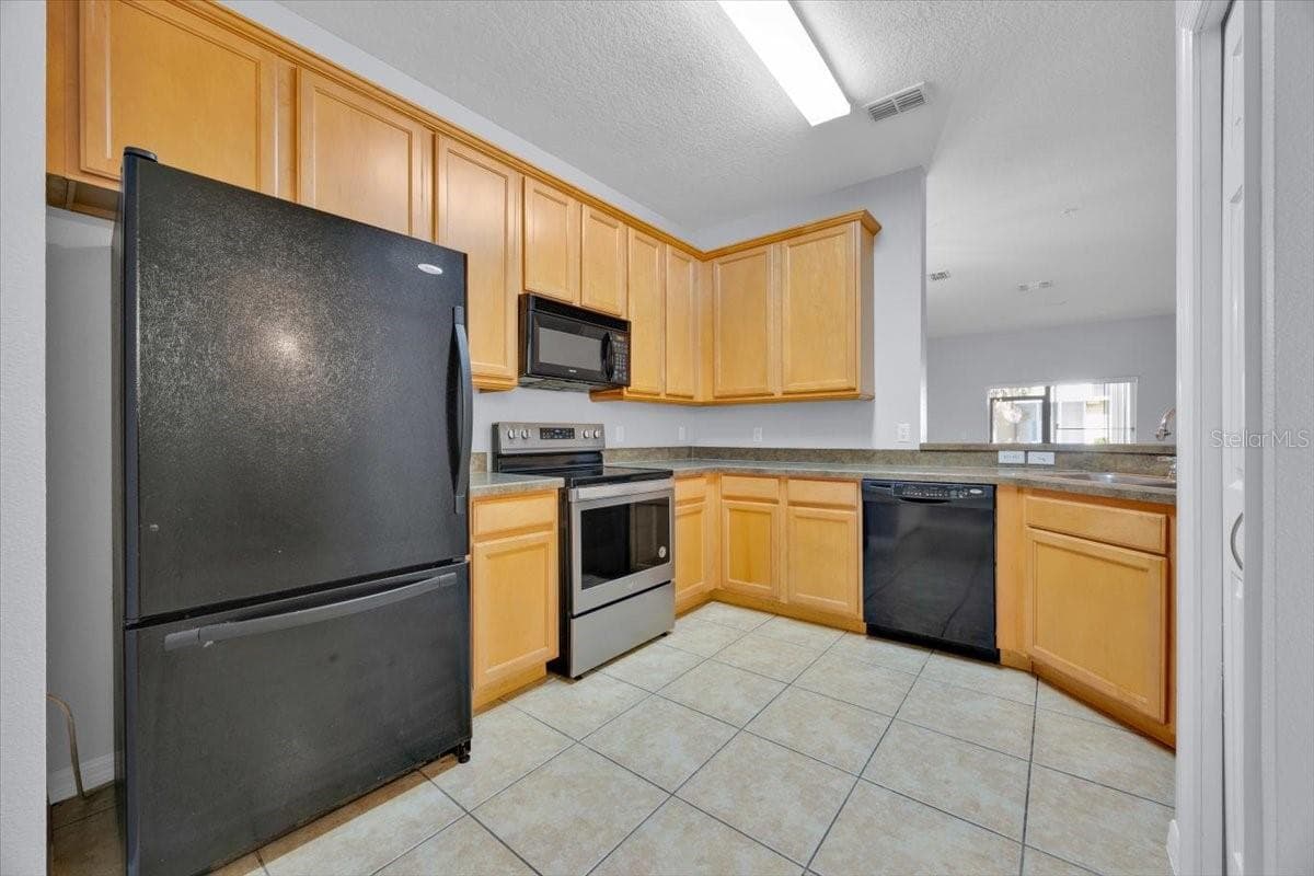 Condominium at 7509 PELLHAM WAY #0, KISSIMMEE, photo 5 of 36