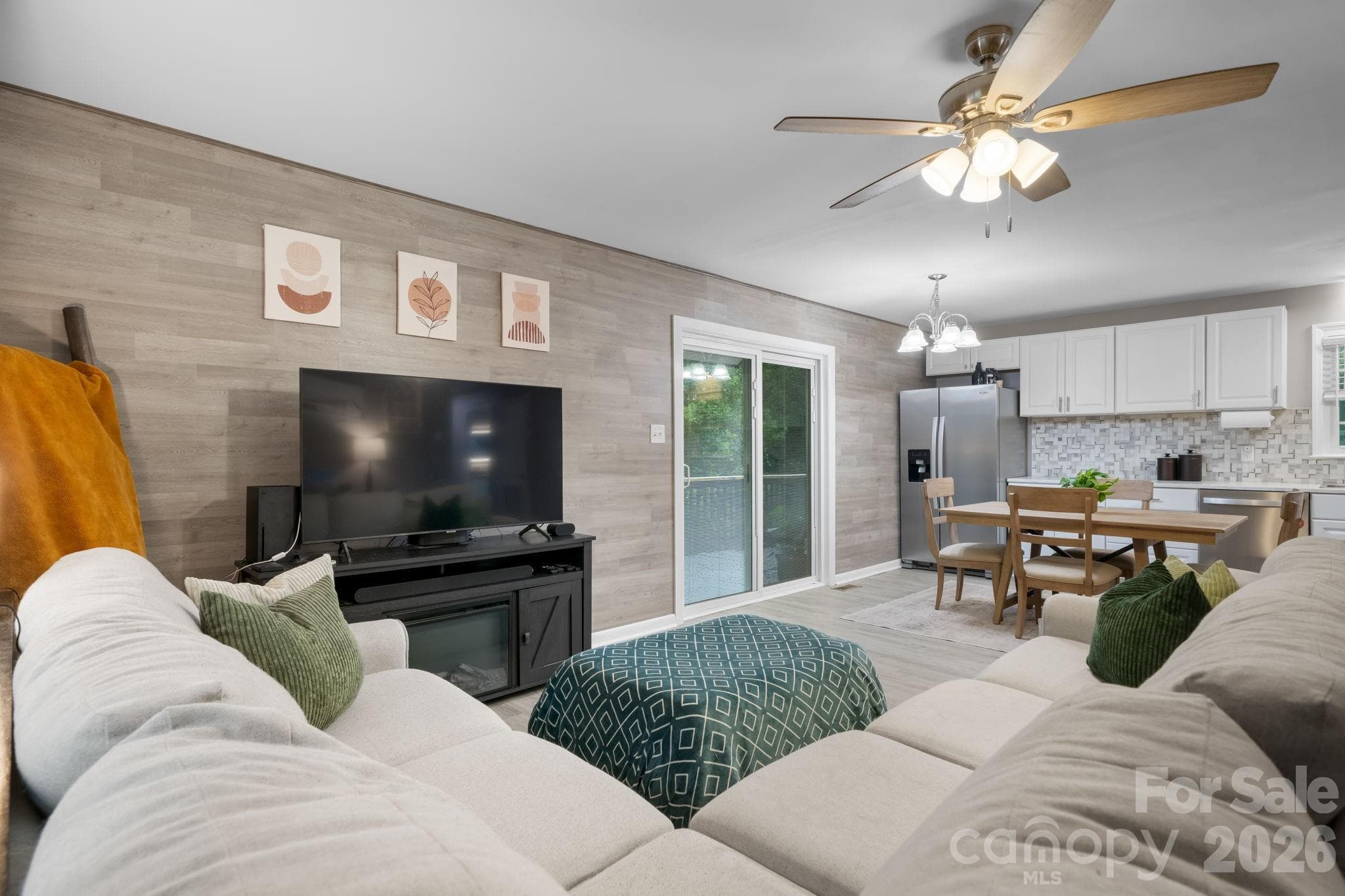 Single Family Residence at 1172 Sunset Court, Conover, photo 6 of 32