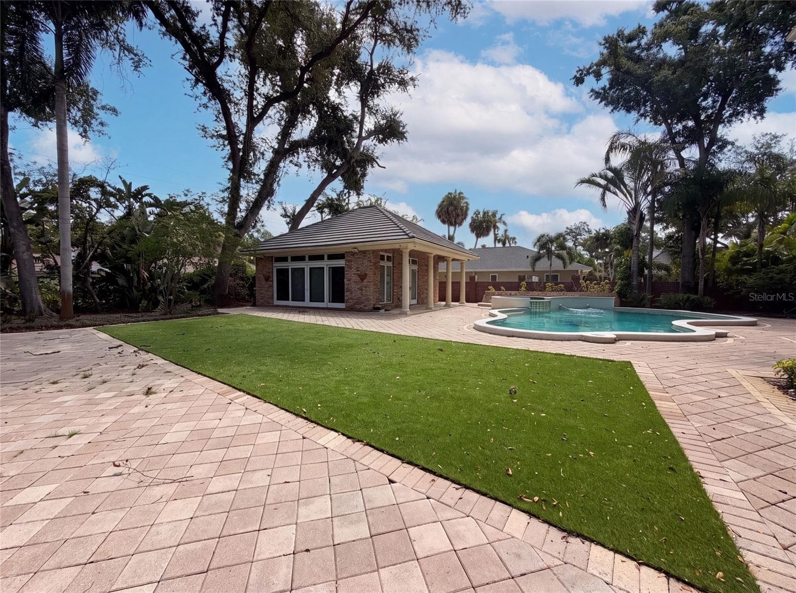 Single Family Residence at 4407 W DALE AVE, TAMPA, photo 7 of 55