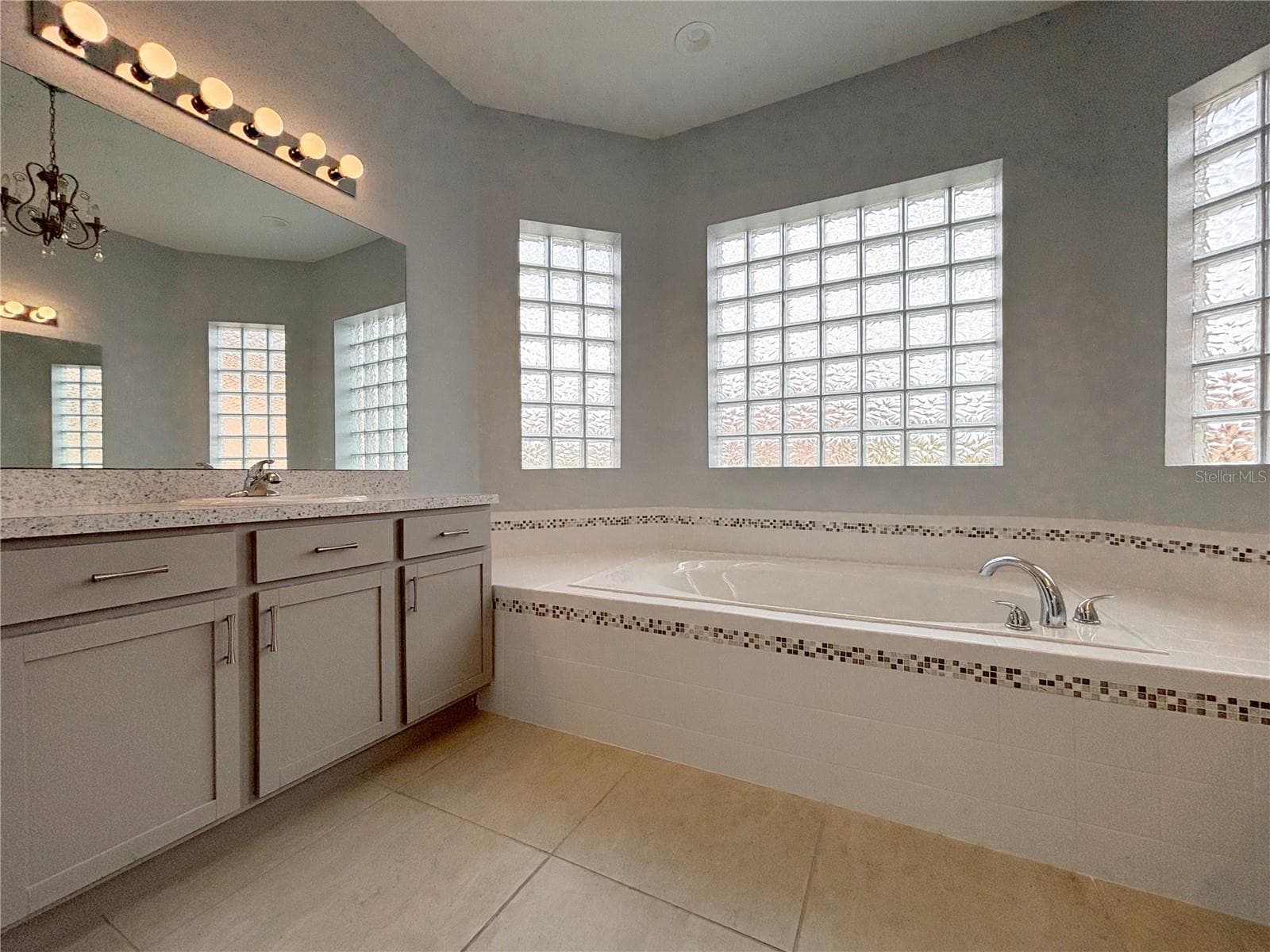 Her Vanity, Large Soaking Tub - 1124 SAWGRASS DR, WINTER HAVEN