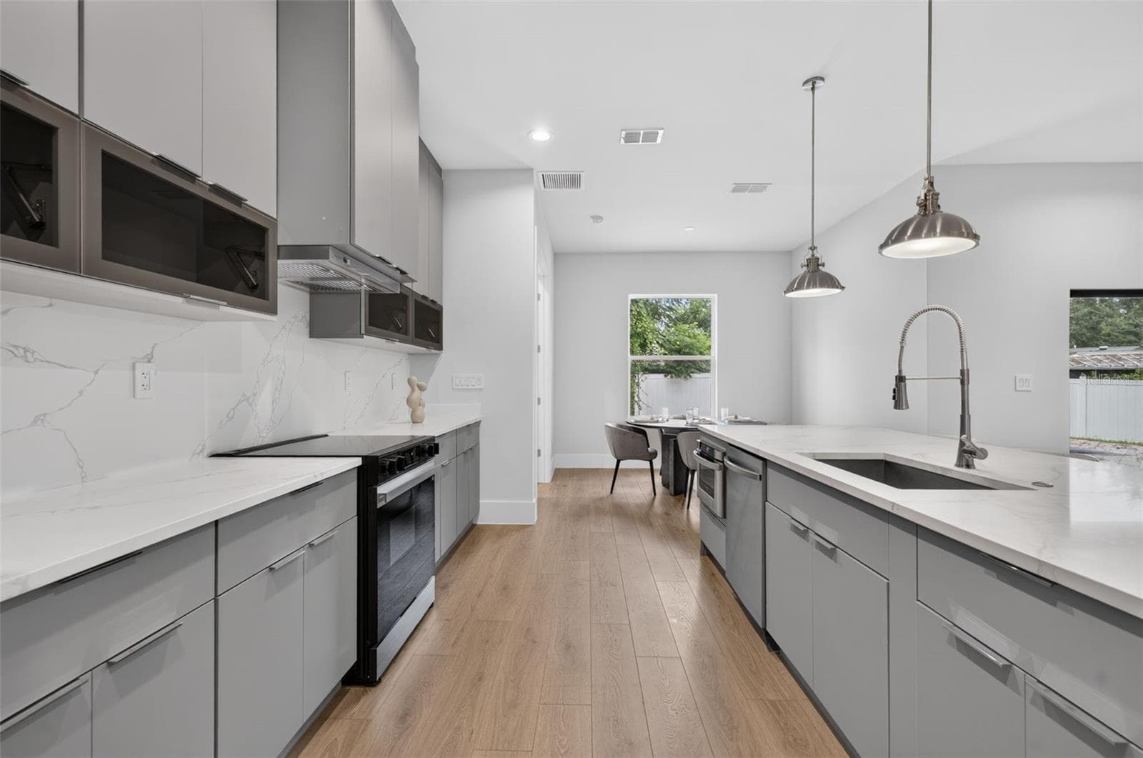 Single Family Residence at 102 BELL PL, WINTER PARK, photo 14 of 39