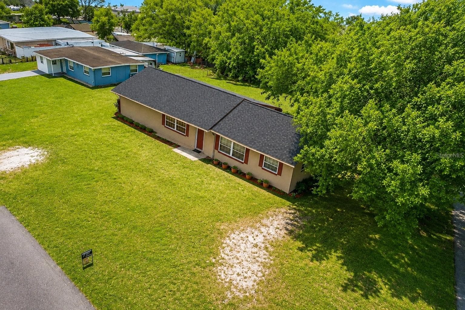 1212 SHAWNEE DR